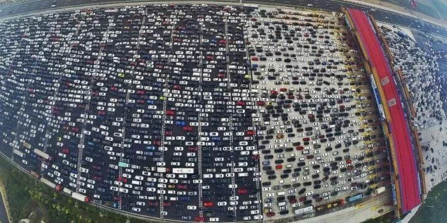 The Traffic Jam That Lasted 12 Days — And Moved Just 1 KM a Day
